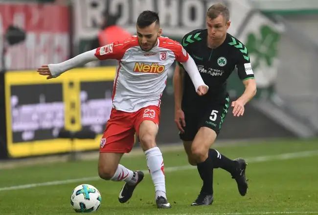 下显得非常 下显得非常