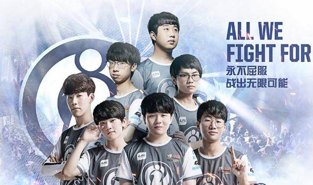 在接受采访 在接受采访